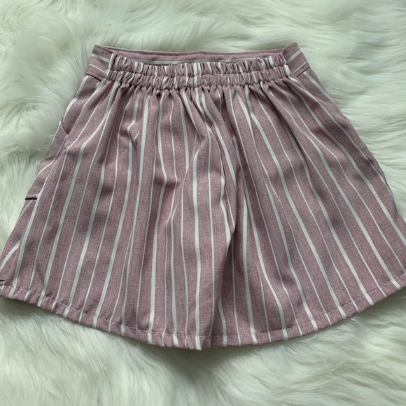 Elastic waist short - Picture 2 of 4